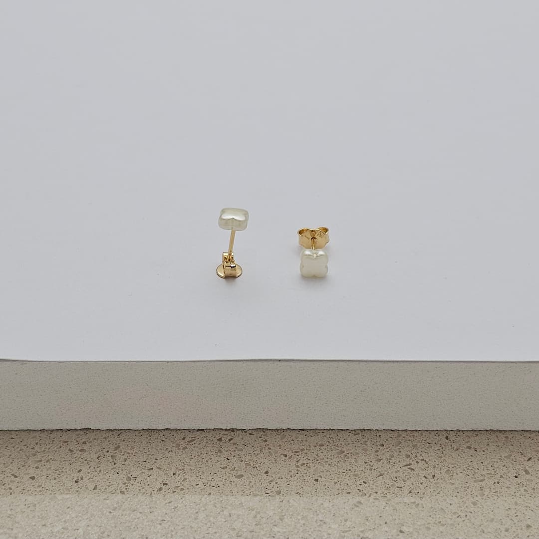 TOPO TREBOL PERLA 6.5MM